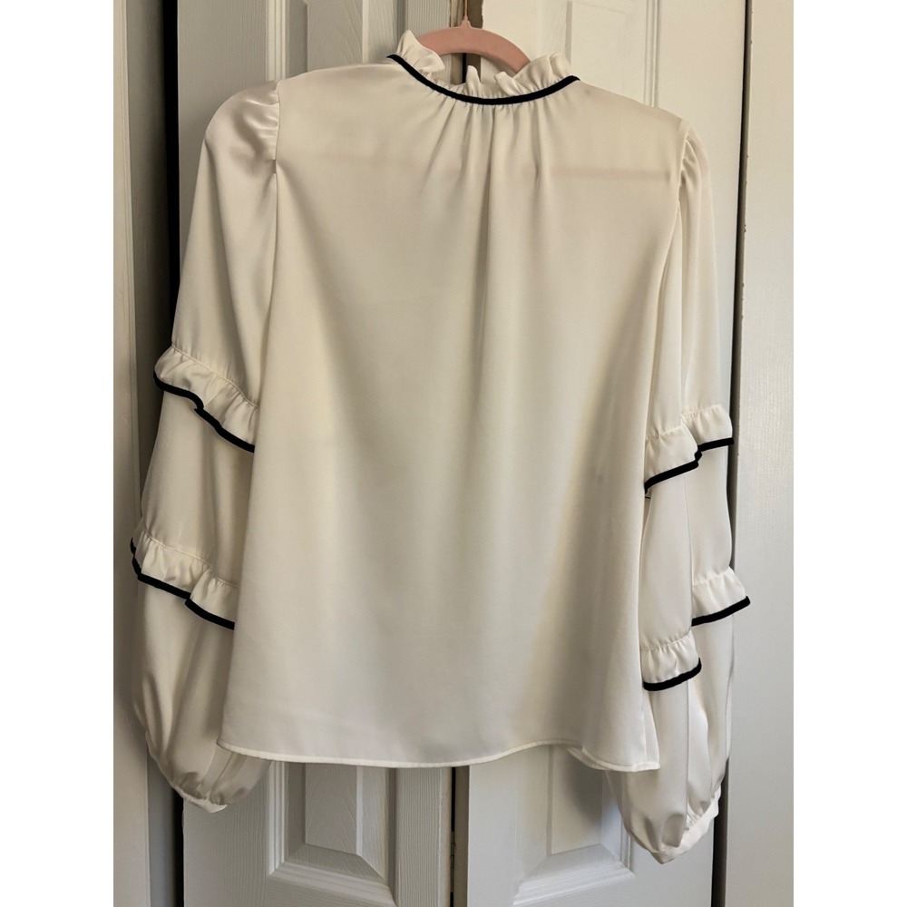 Crosby by Mollie Burch Cream & Black Ruffle Sleeve Top Size XS (Oversized Fit) - Picture 8 of 8